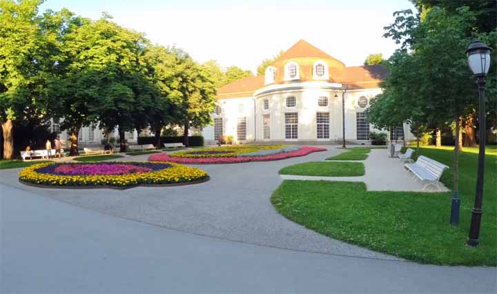groene en bloemrijke kuurpark in Bad Reichenhall